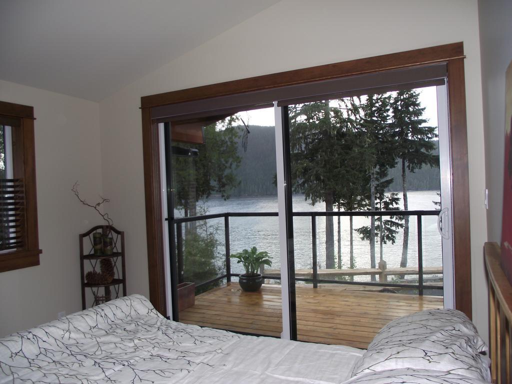 Wild Coast Chalets Port Renfrew Ngoại thất bức ảnh
