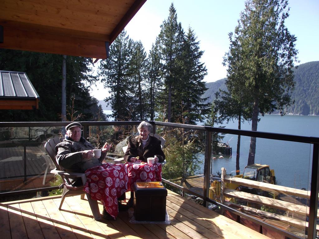 Wild Coast Chalets Port Renfrew Phòng bức ảnh