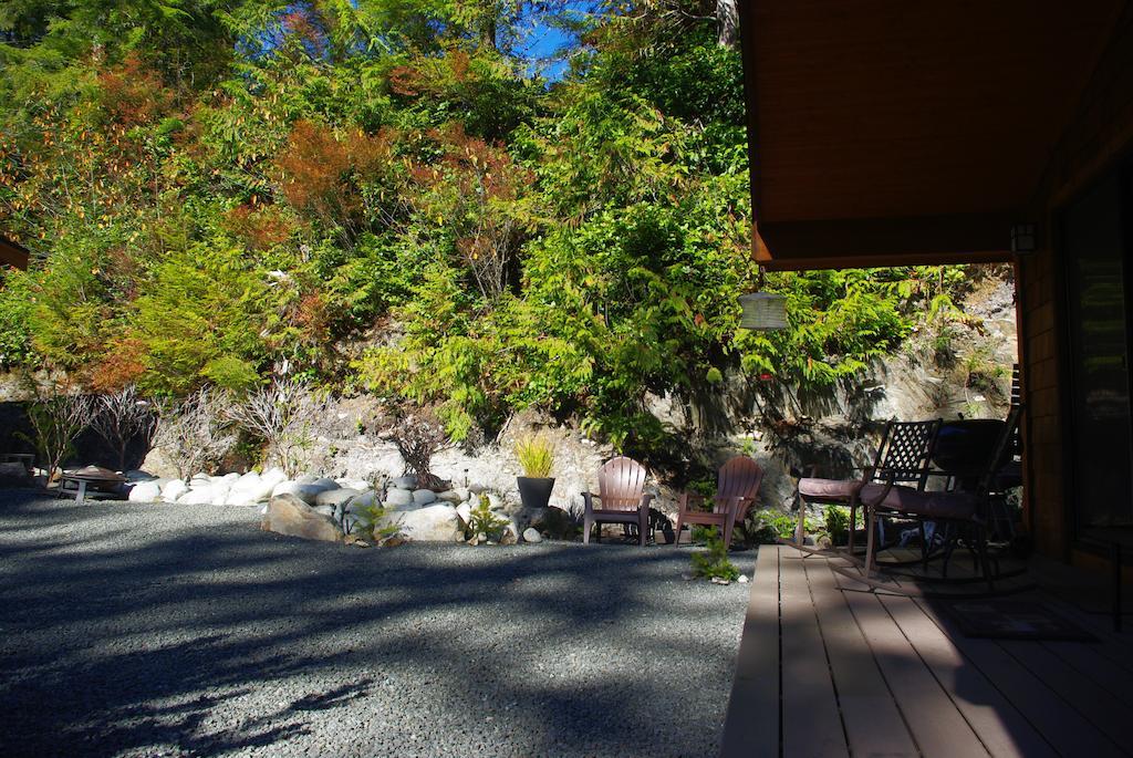 Wild Coast Chalets Port Renfrew Phòng bức ảnh